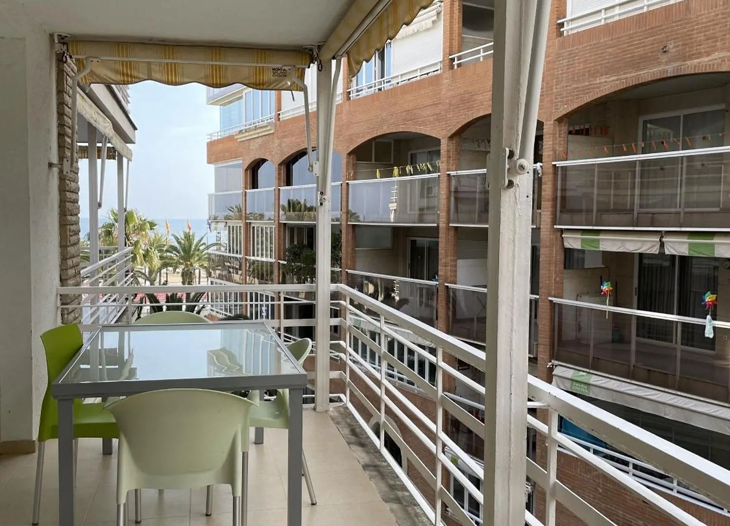 Zeus Alexis Plus Salou